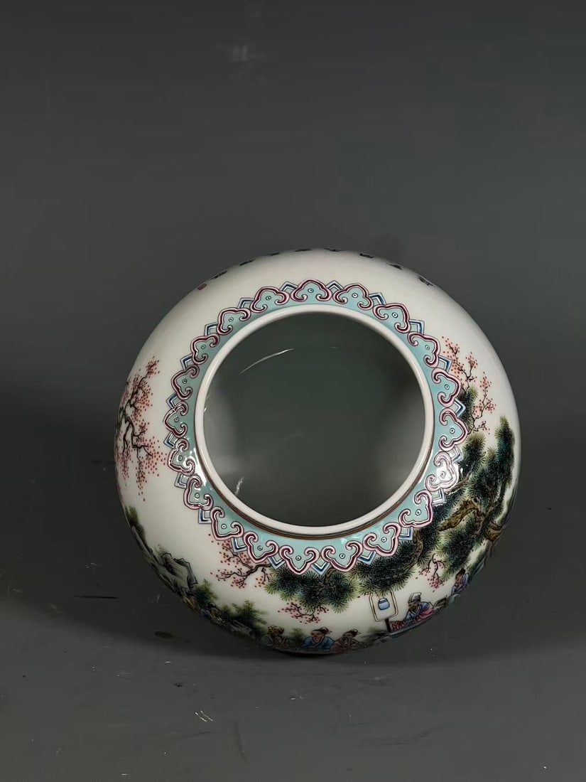 A Exquisite Famille-Rose Figures Pattern Jar - 8