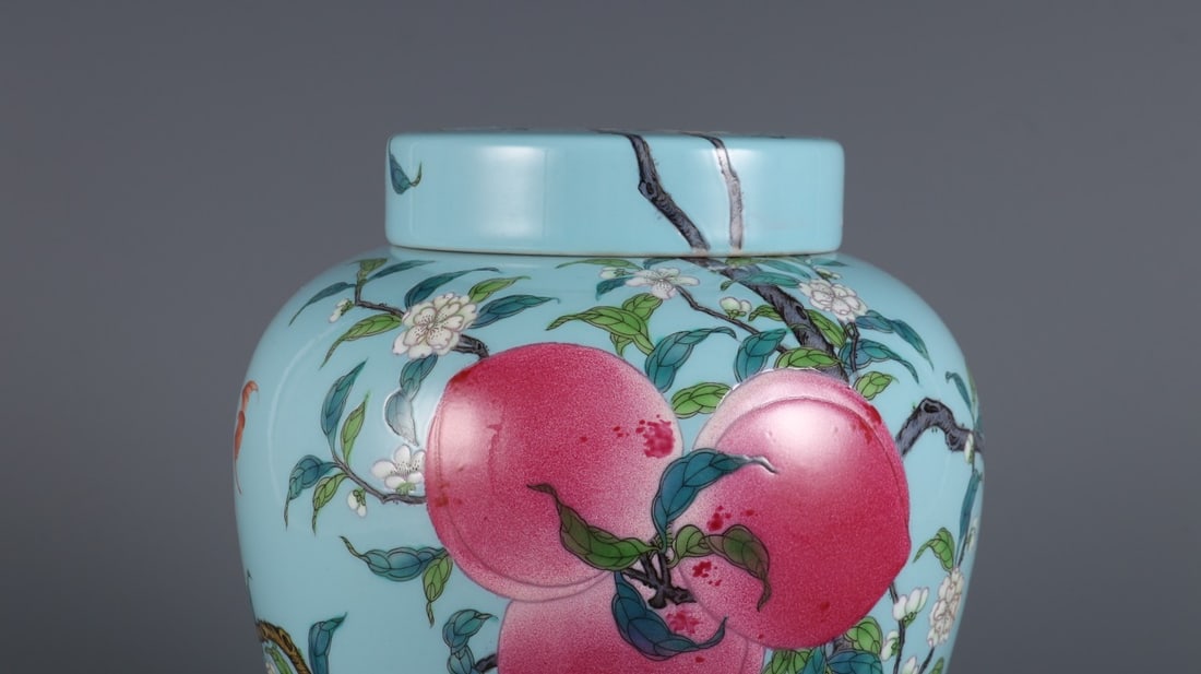 A Exquisite Turquoise-Glazed Ground Peach Pattern Jar - 4