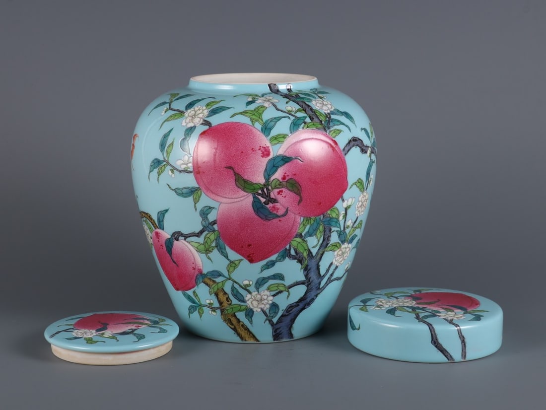 A Exquisite Turquoise-Glazed Ground Peach Pattern Jar - 6