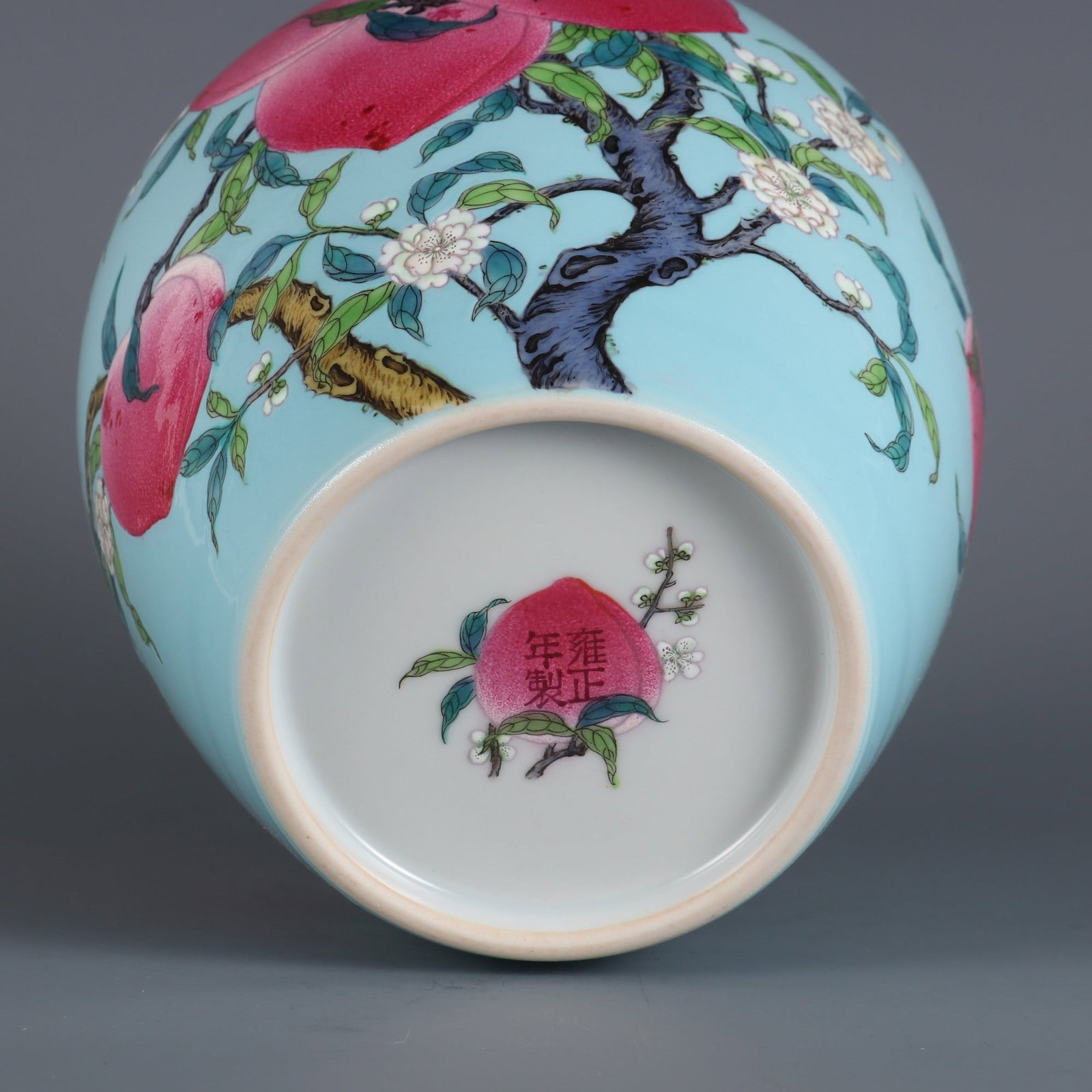 A Exquisite Turquoise-Glazed Ground Peach Pattern Jar - 9