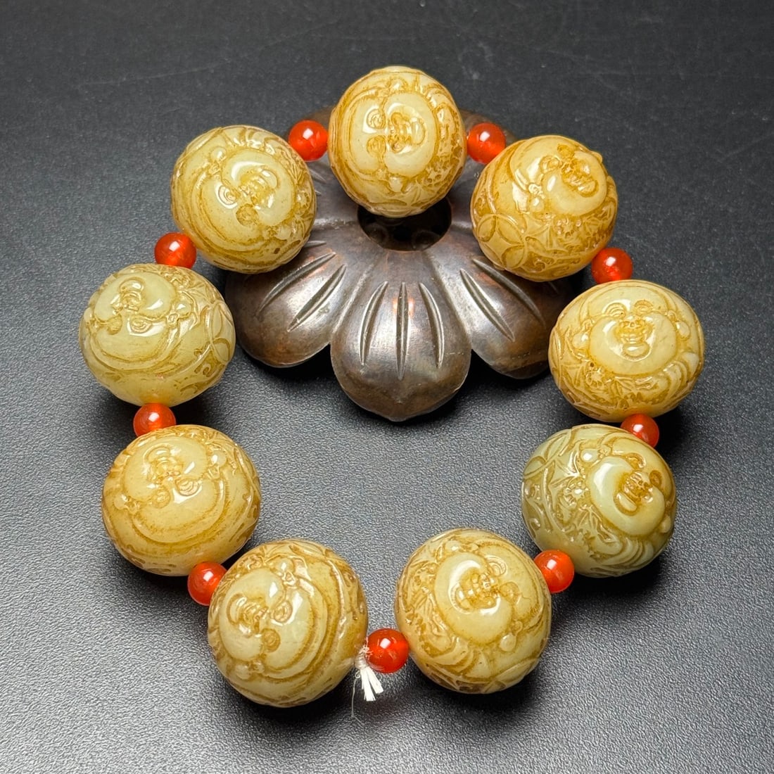 A Exquisite Hotan Jade Maitreya Buddha Bracelets: A Exquisite Hotan Jade Maitreya Buddha Bracelets,Qing Dynasty, China,Size:0.9in,Weight:150g 和田玉弥勒佛手串,中国清代