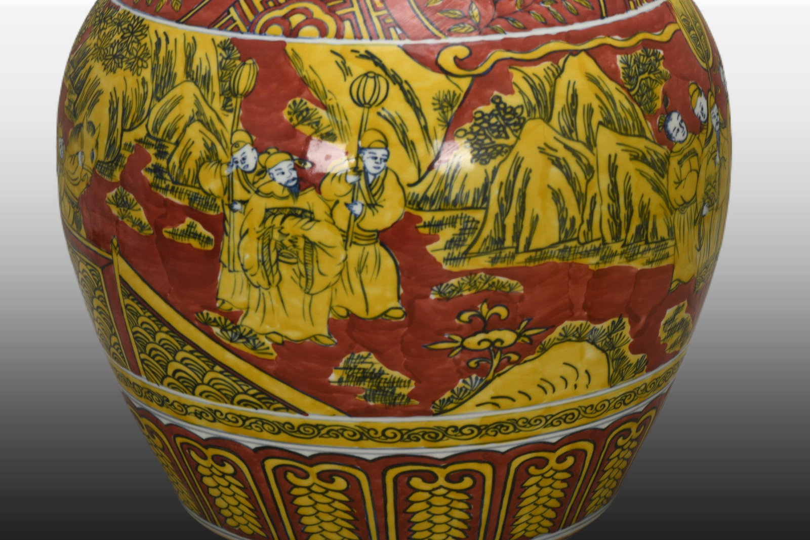 A Exquisite Yellow Color Figures Pattern Jar - 6