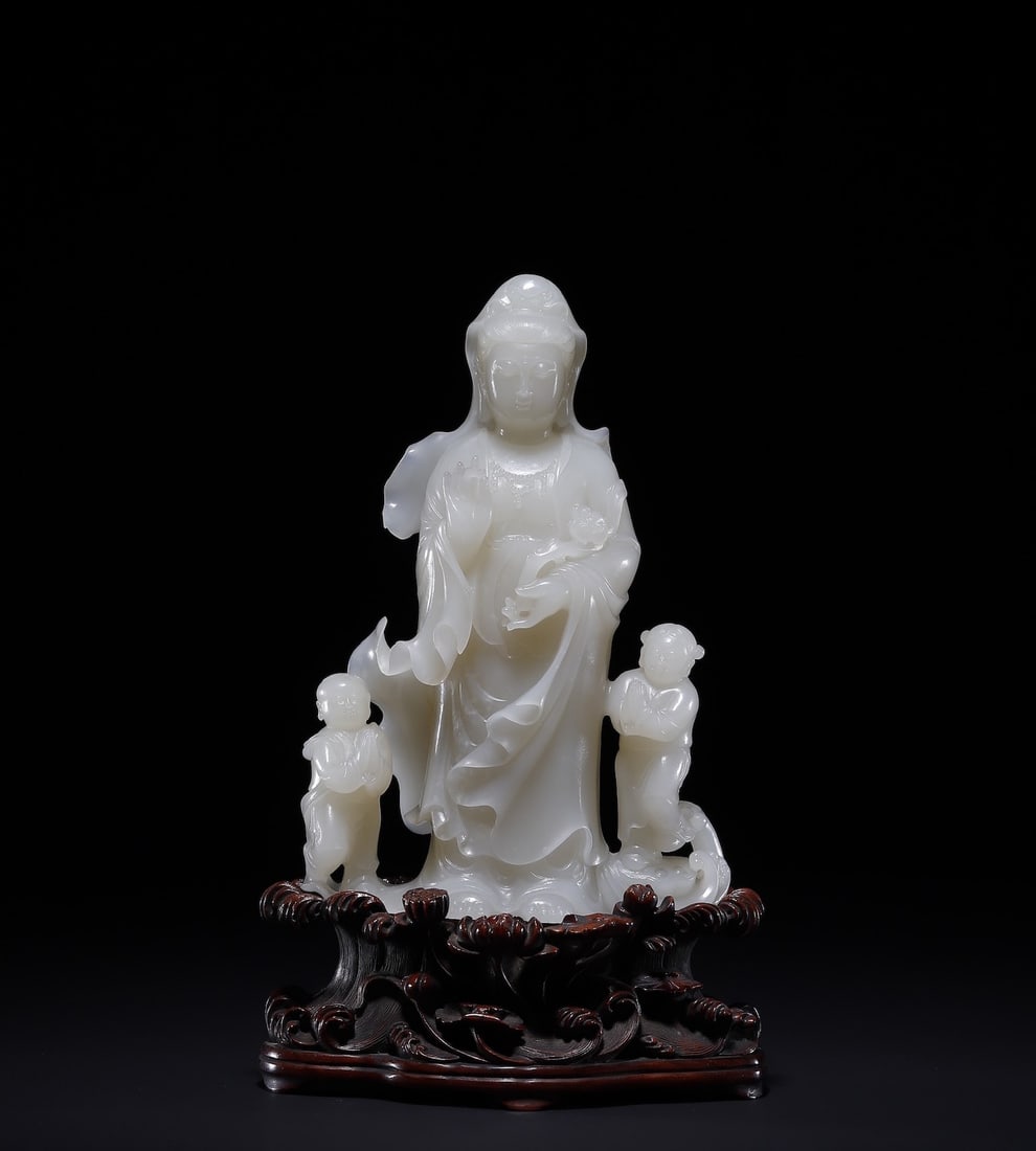 A Exquisite Hotan Jade Statue of Avalokitesvara Ornament: A Exquisite Hotan Jade Statue of Avalokitesvara Ornament,Qing Dynasty, China,Size:7.5inx5inx2.2in,Weight:1061.5g