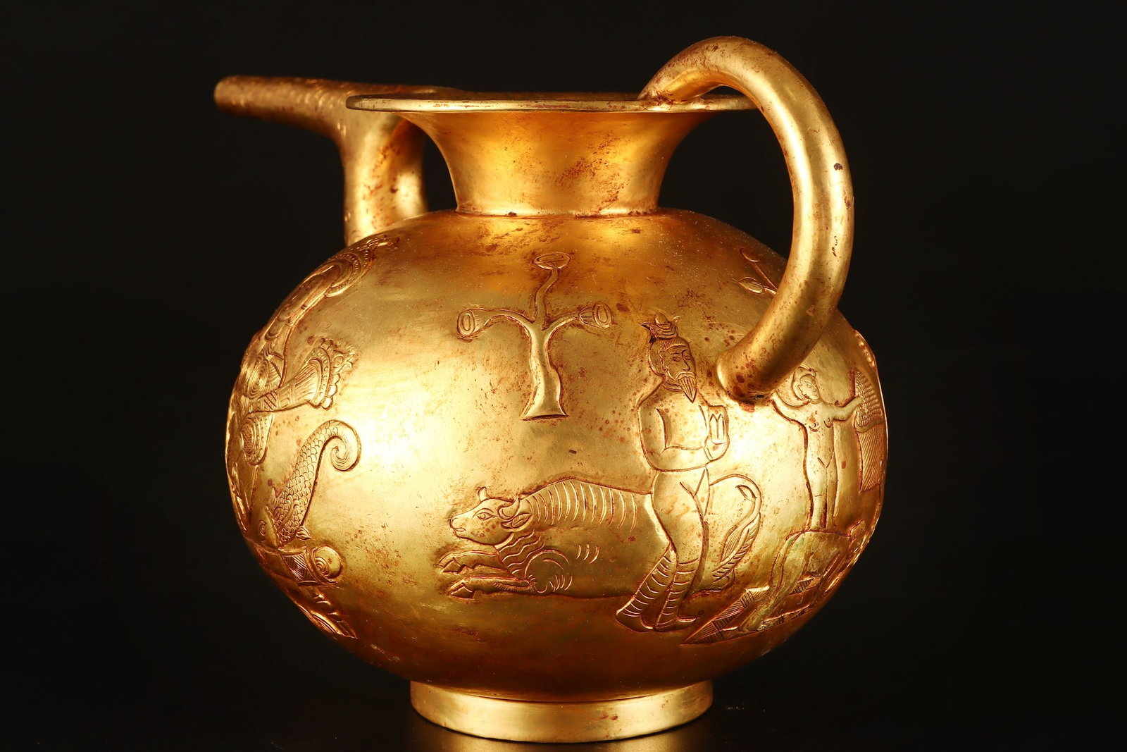 A Exquisite Gilt Bronze Figures Pattern Ewer - 2