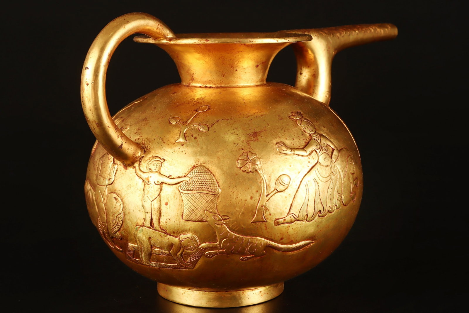 A Exquisite Gilt Bronze Figures Pattern Ewer - 4