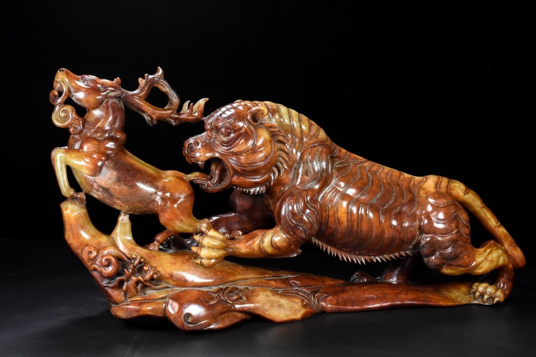 A Exquisite Hotan Jade Tiger Ornament (1 of 9)