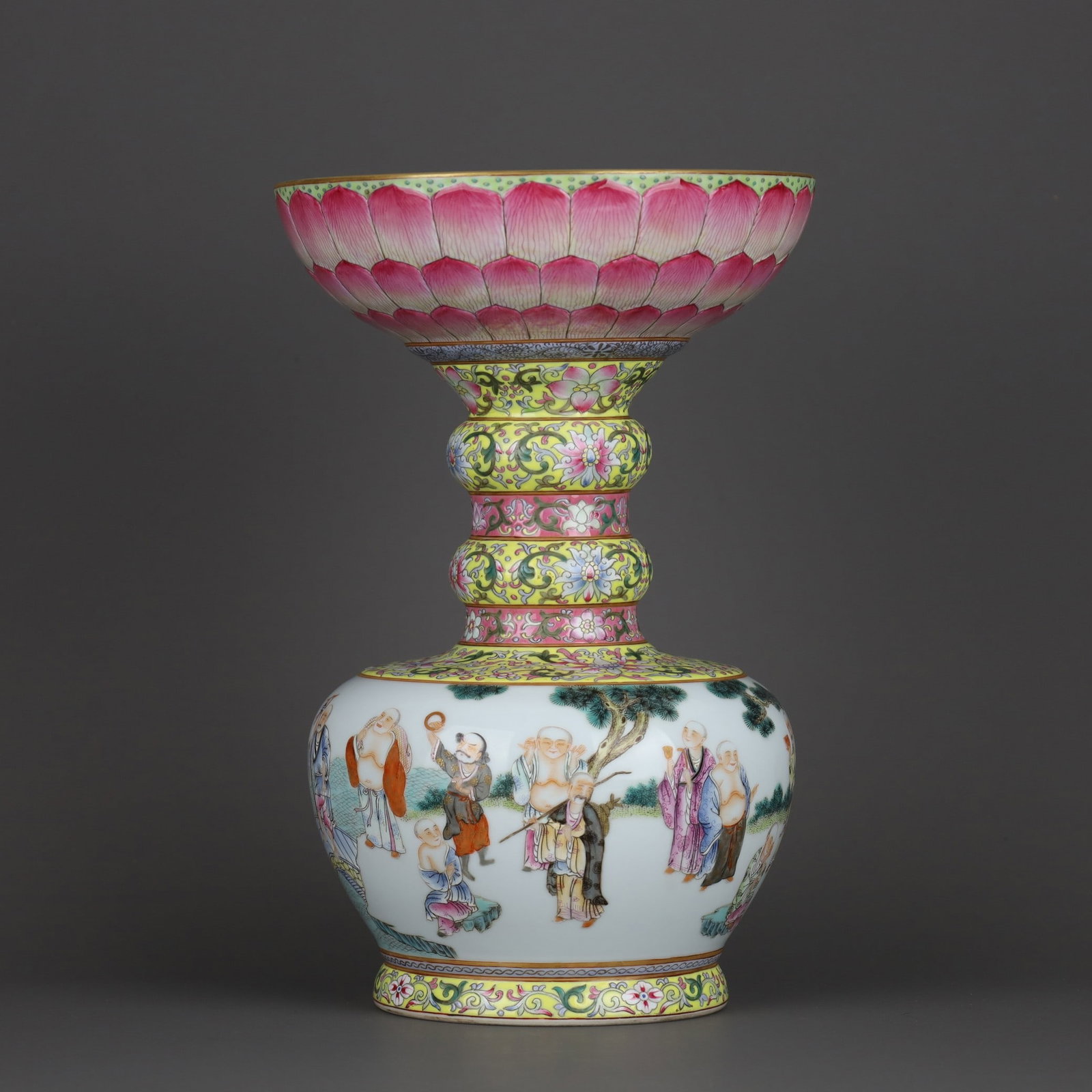 A Exquisite Famille Rose Arhat Pattern Vase: A Exquisite Famille Rose Arhat Pattern Vase,Qing Dynasty, China,Qianlong Six-character Mark,Size:11inx7.2in