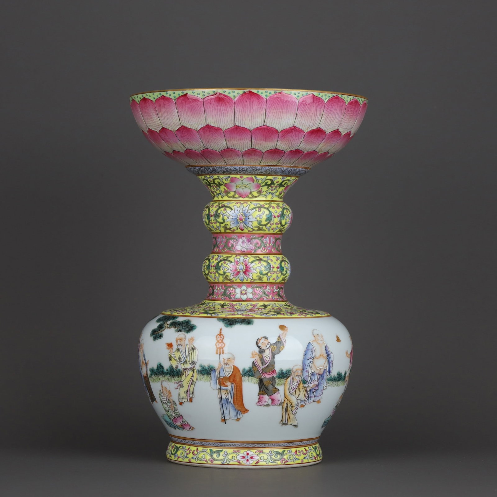 A Exquisite Famille Rose Arhat Pattern Vase - 2