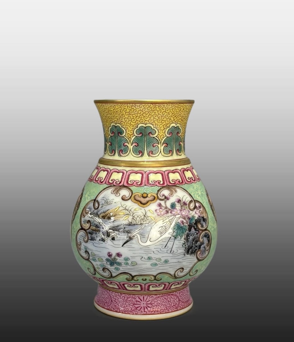 A Exquisite Green Ground Flower and Bird Pattern Vase: A Exquisite Green Ground Flower and Bird Pattern Vase,Qing Dynasty, China,Yongzheng Four-character Mark,Size:4.3inx3.3in