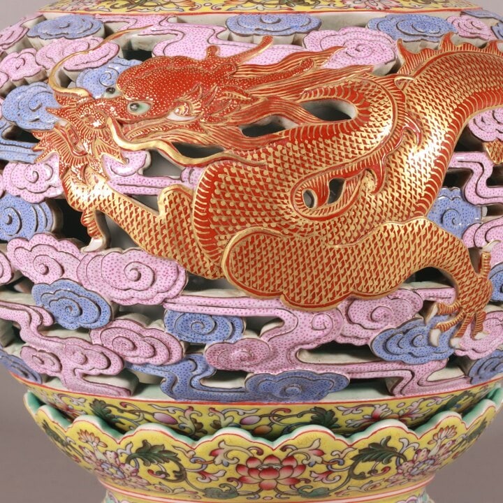 A Exquisite Enamel Dragon Pattern Vase - 3