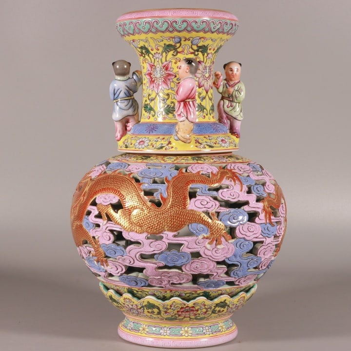 A Exquisite Enamel Dragon Pattern Vase - 4