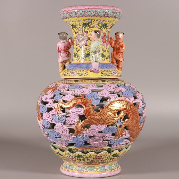 A Exquisite Enamel Dragon Pattern Vase - 5
