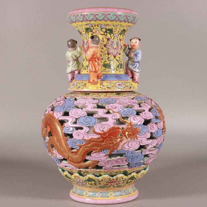 A Exquisite Enamel Dragon Pattern Vase - 6