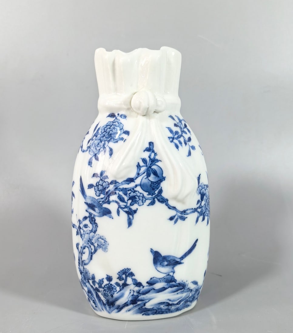 A Exquisite Blue and White Flower and Bird Pattern Vase: A Exquisite Blue and White Flower and Bird Pattern Vase,Qing Dynasty, China,Yongzheng Six-character Mark,Size:7.6inx2.4inx4.3inx3.1in 青花花鸟纹瓶,中国&