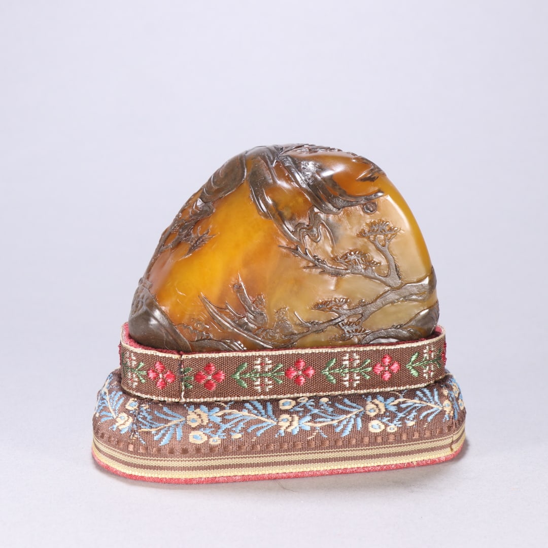 A Exquisite Tianhuang Stone Landscape Pattern Ornament: A Exquisite Tianhuang Stone Landscape Pattern Ornament,Qing Dynasty, China,Size:2.9inx3.5in,Weight:390g