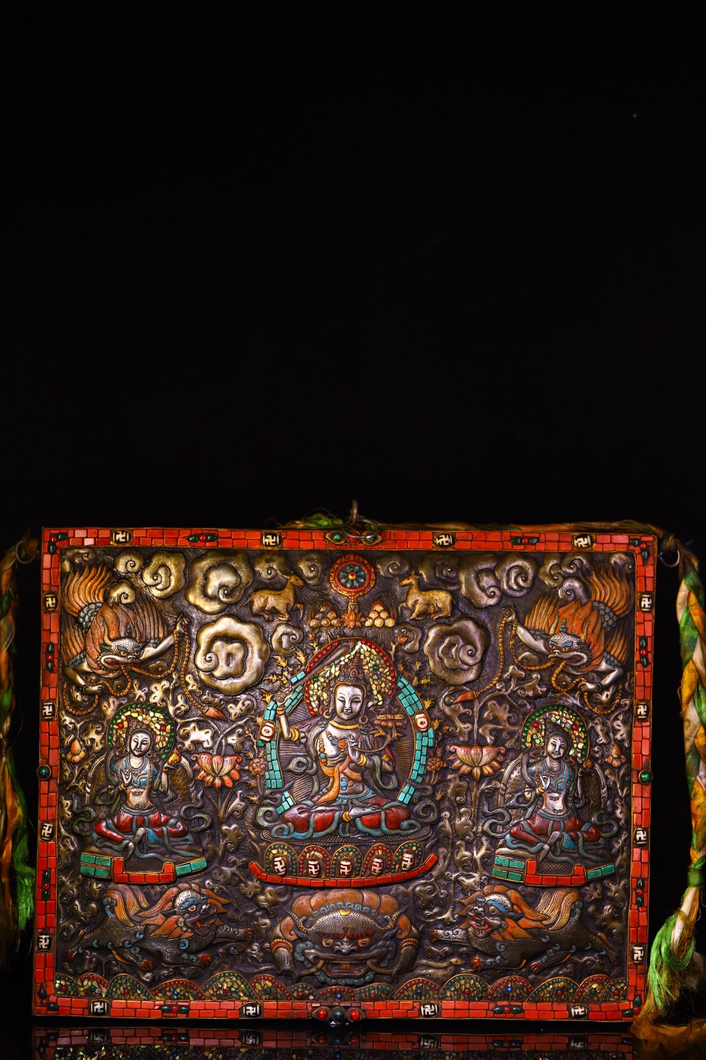 A Exquisite Thogchag Inlaid Dzi Bead Gems Statue of Manjusri Thangka: A Exquisite Thogchag Inlaid Dzi Bead Gems Statue of Manjusri Thangka,Qing Dynasty, China,Size:14.6inx18.1in,Weight:2900g