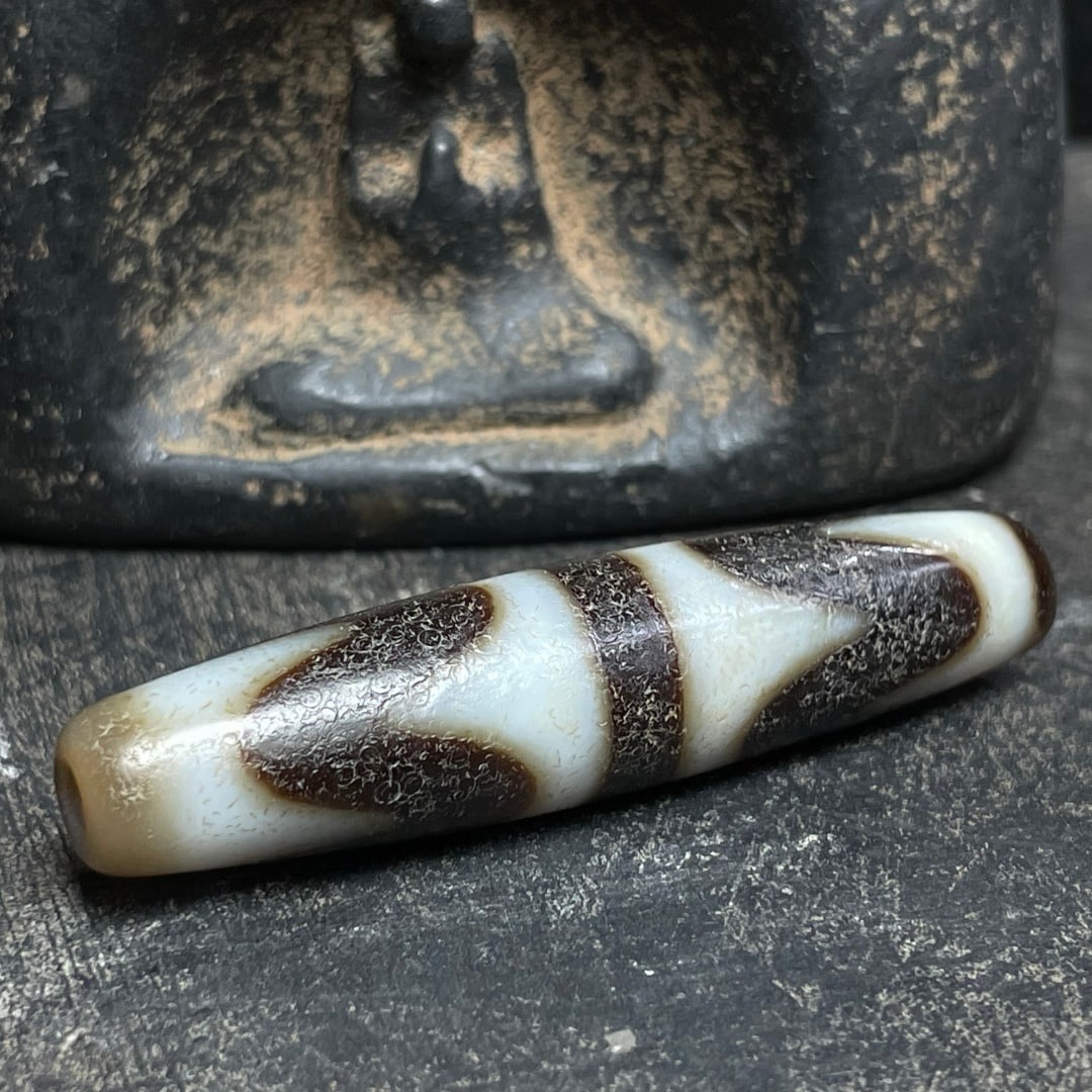 A Exquisite Tiger Tooth Dzi bead - 3