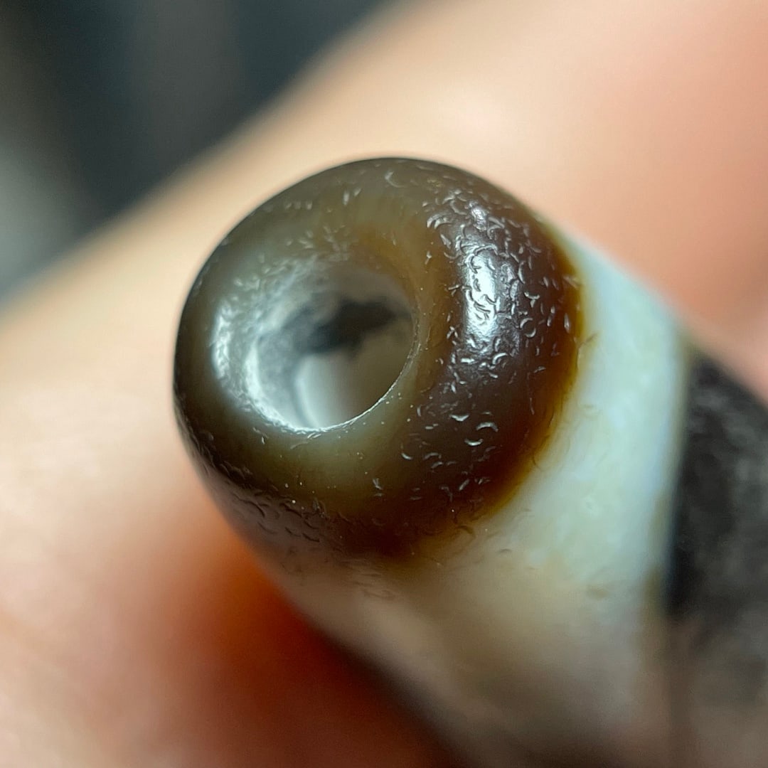 A Exquisite Tiger Tooth Dzi bead - 4