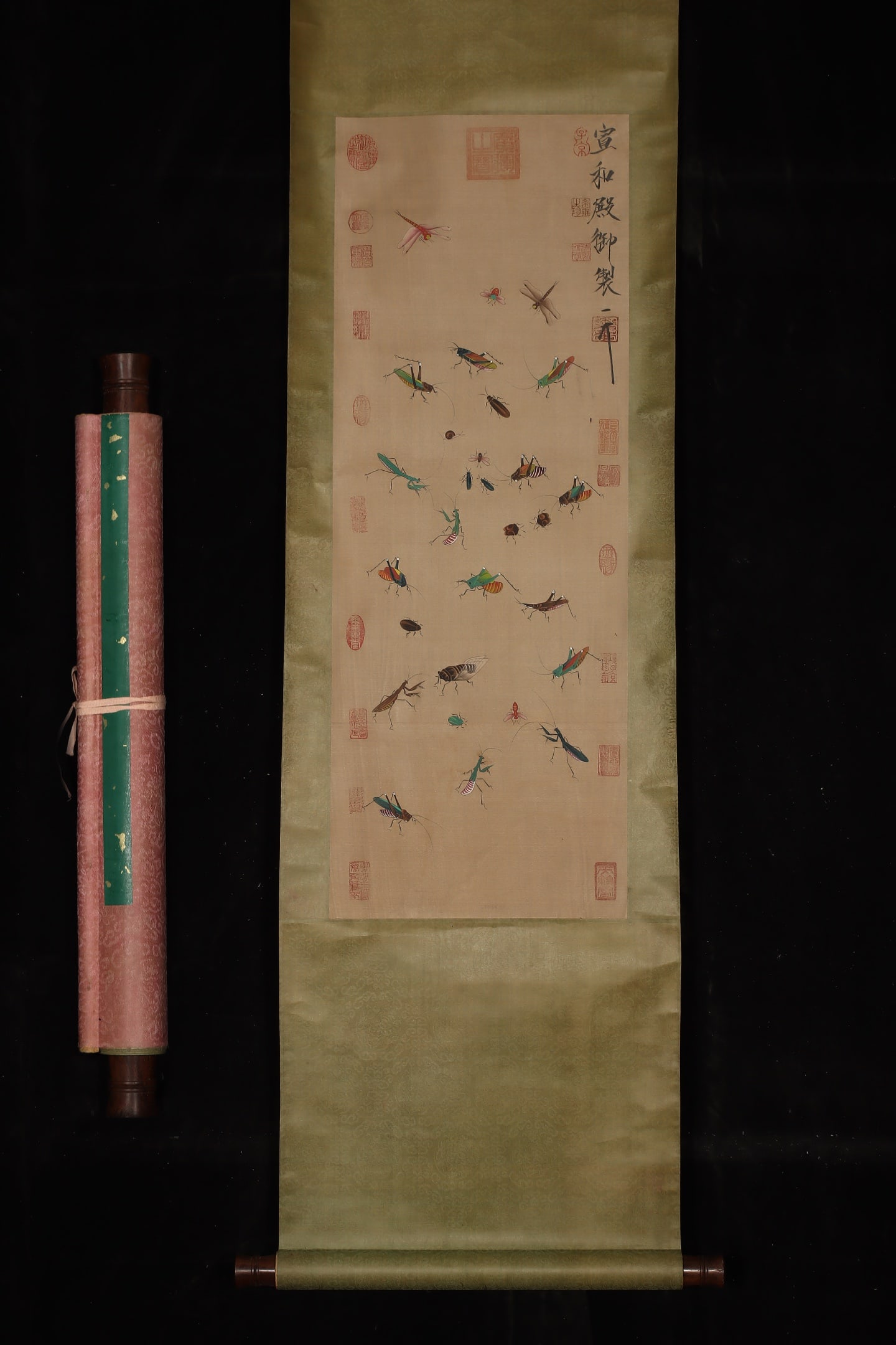 A Chinese Vertical Scroll Ink Painting of Grass and Insects on Silk: A Chinese Vertical Scroll Ink Painting of Grass and Insects on Silk,Song Dynasty, China,Emperor Huizong of Song,without frame size:34.8inx12.8in