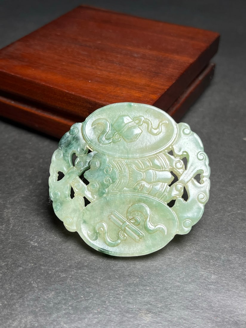 A Exquisite Jadeite Jade pendant - 4