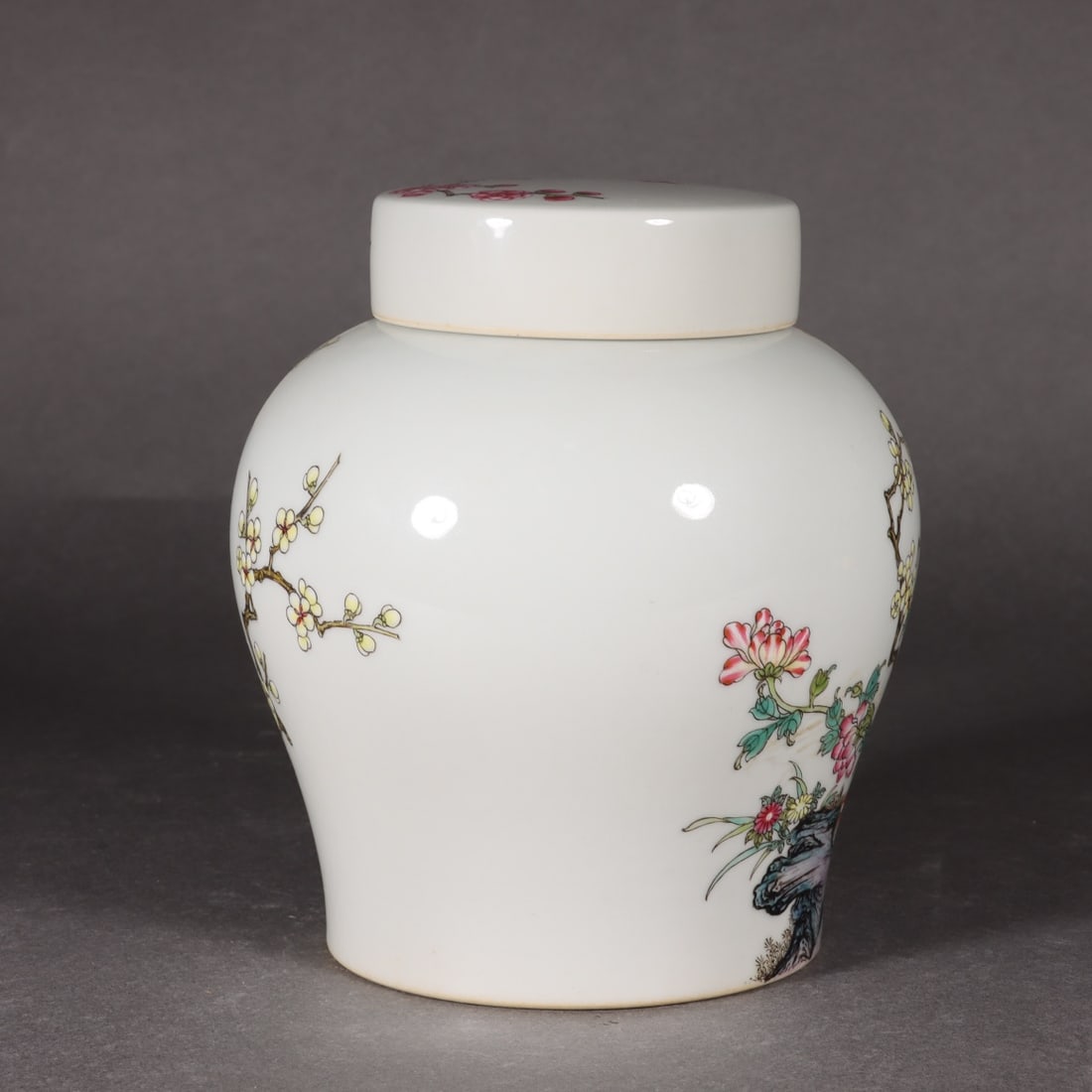 Famille-Rose Flower Pattern Jar - 5