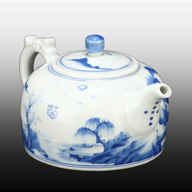 A Exquisite Blue and White Landscape Pattern Ewer - 6