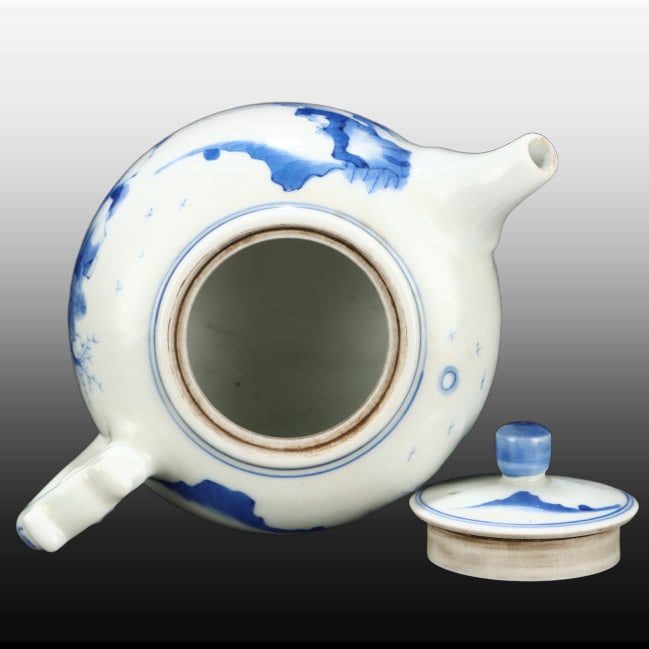 A Exquisite Blue and White Landscape Pattern Ewer - 7
