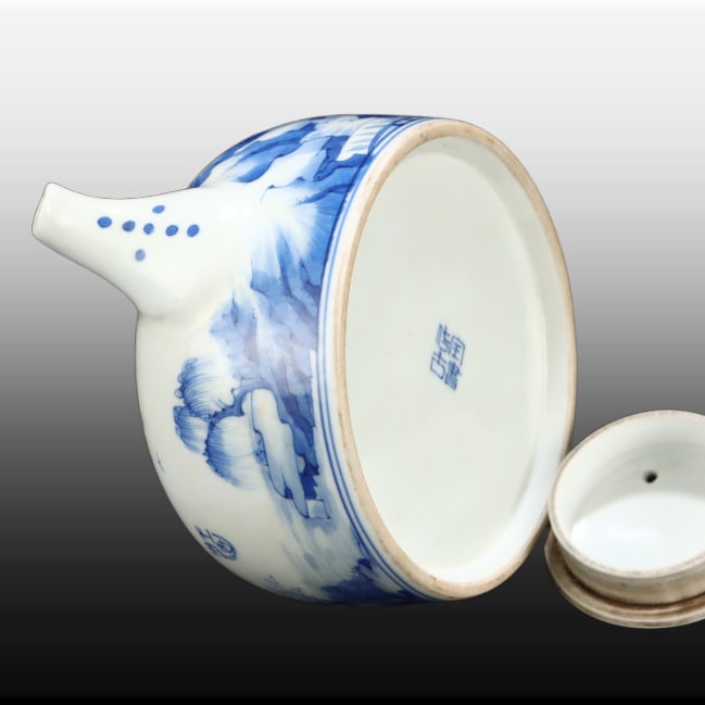 A Exquisite Blue and White Landscape Pattern Ewer - 8