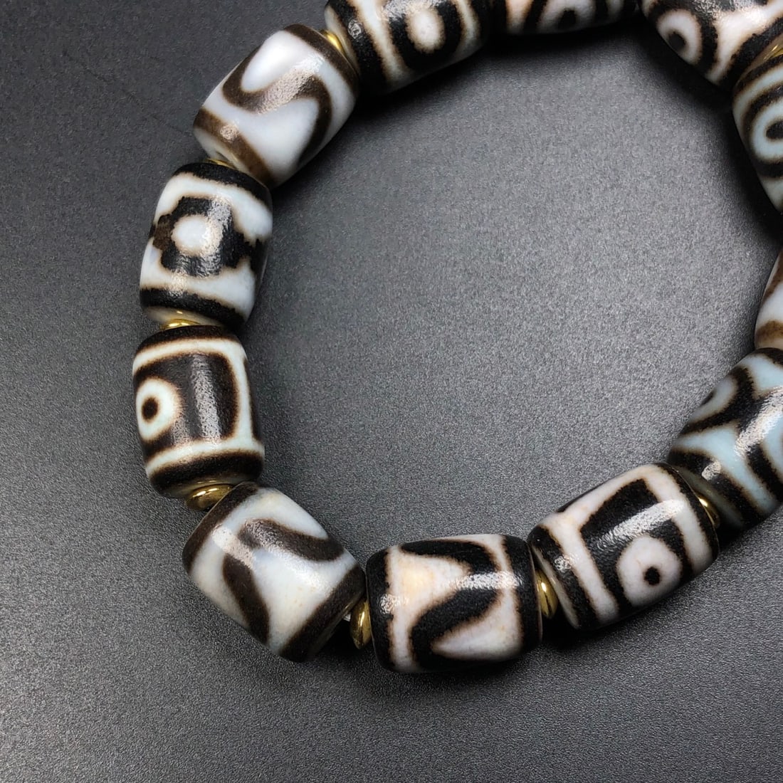 A Exquisite Agate Dzi bead Bracelets - 3