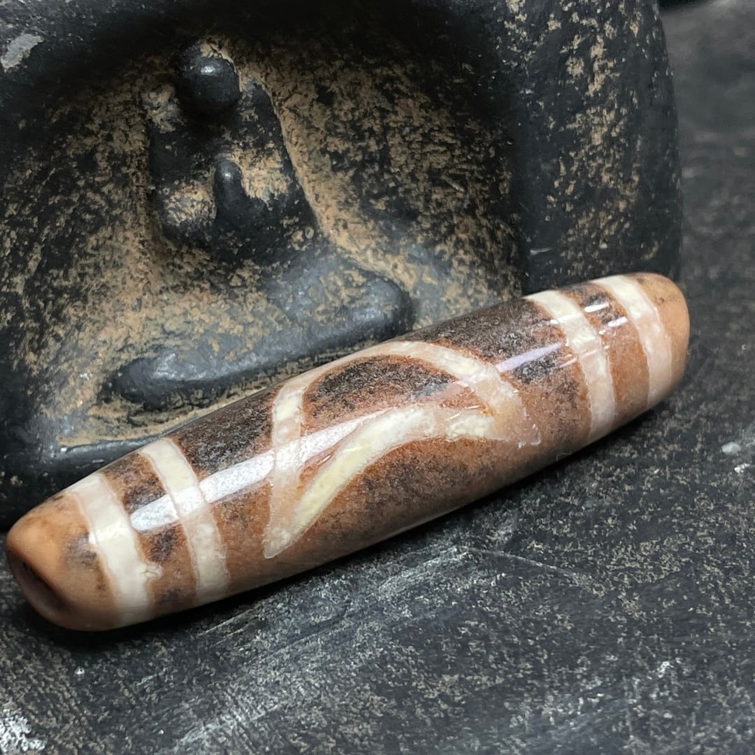 A Exquisite Three Eye Dzi bead - 2