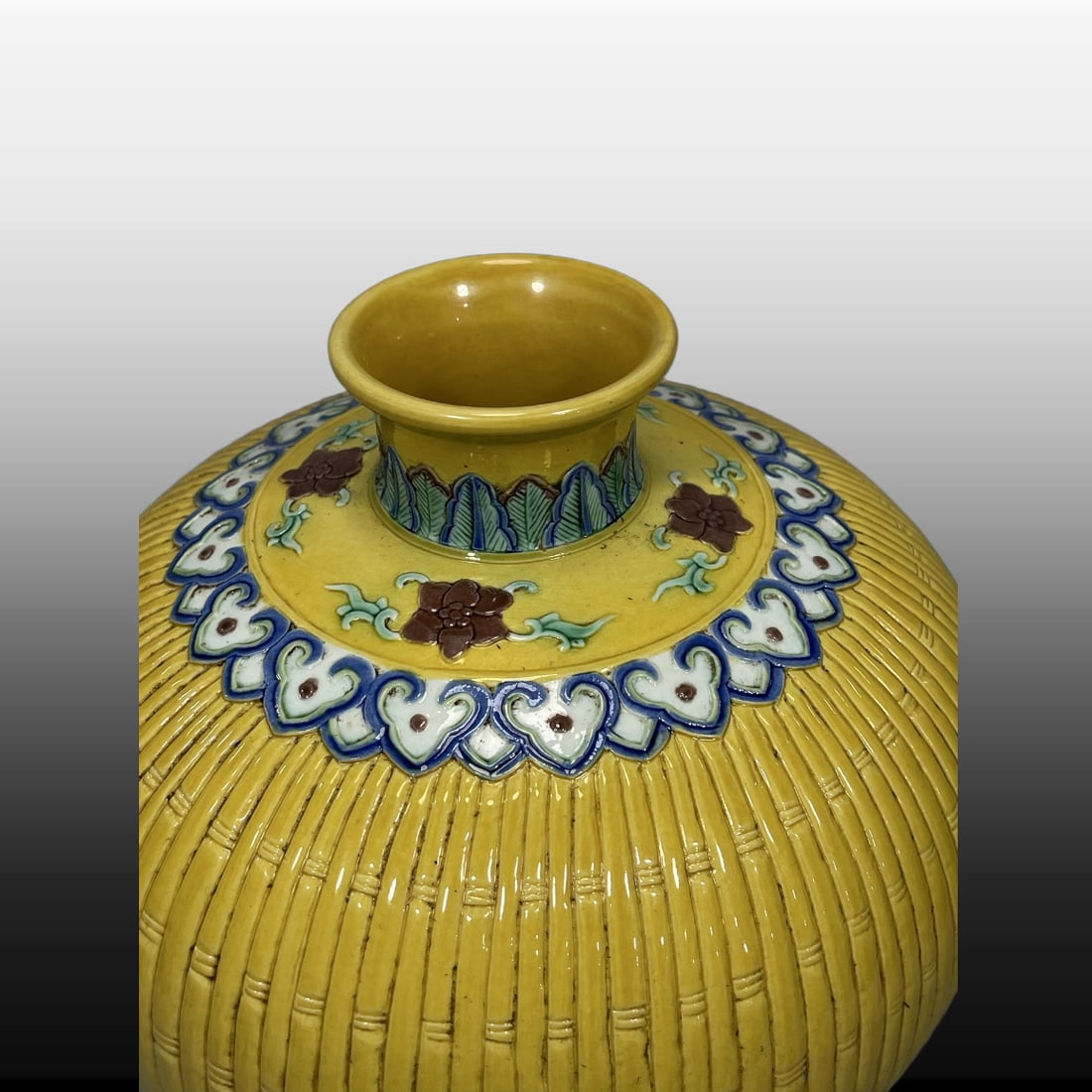 A Exquisite Yellow Glazed Bamboo Pattern Vase - 4