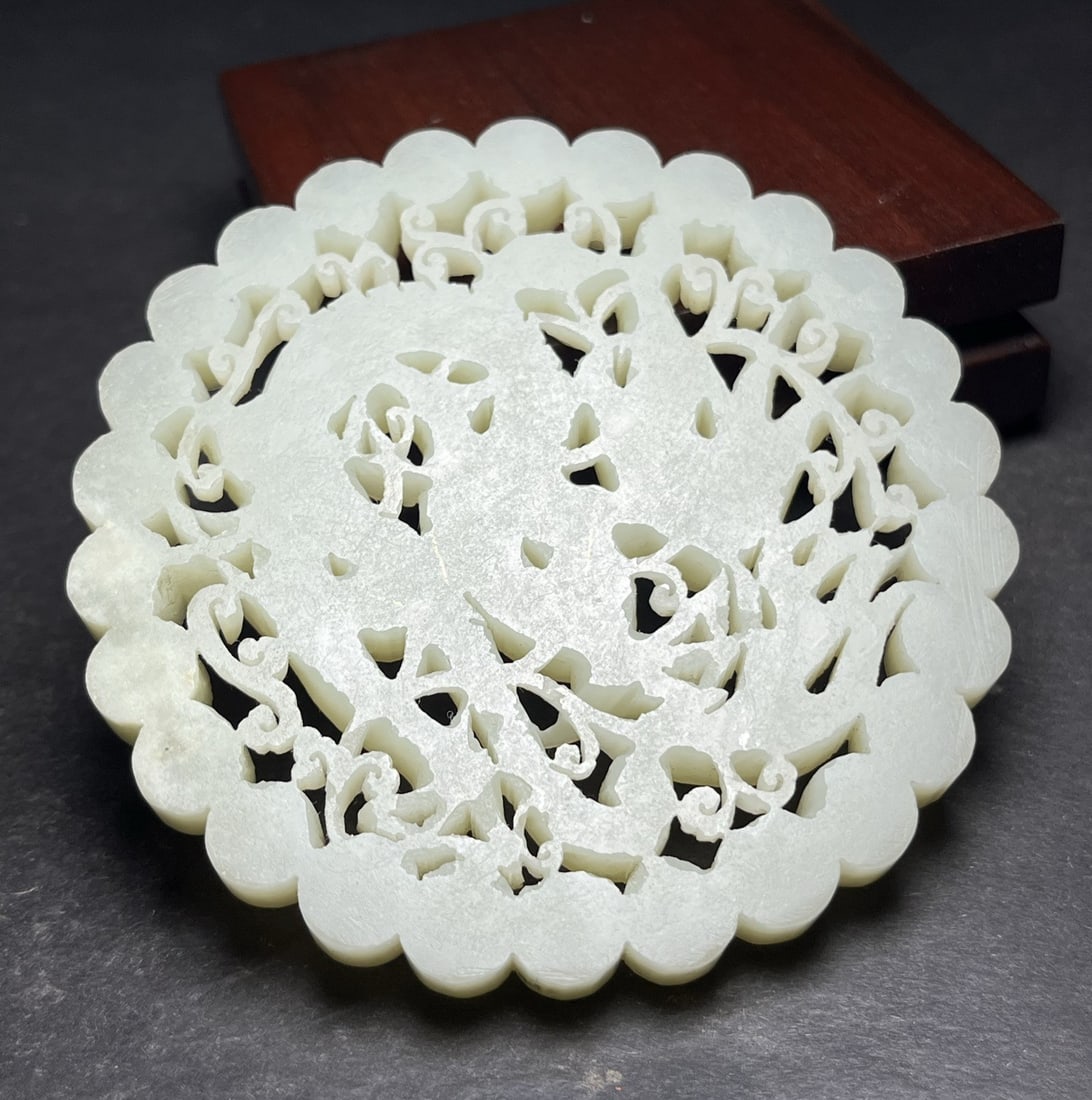 A Exquisite Hotan Jade Dragon Pattern Jade Pendant - 6