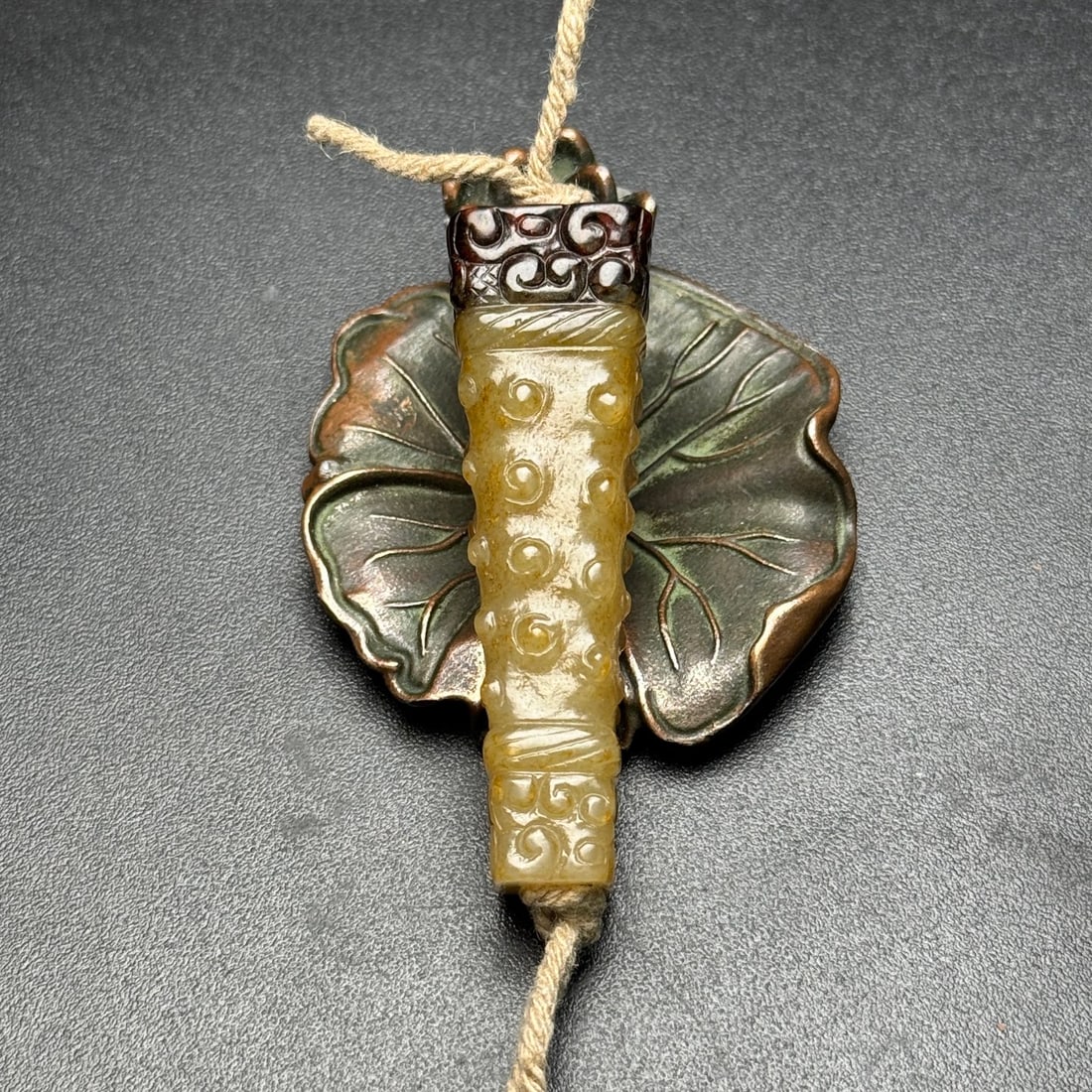 A Exquisite Hotan Jade Pendant - 2