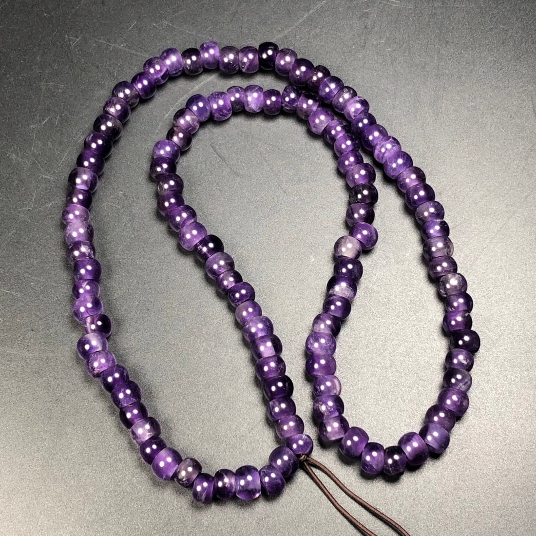 A Exquisite Purple Crystal Bracelets: A Exquisite Purple Crystal Bracelets,Qing Dynasty, China,Size:0.3in,Weight:63.7g 紫水晶手链,中国清代