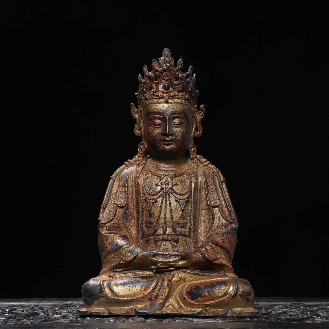 A Exquisite Gold Amalgam Statue of Avalokitesvara Ornament: A Exquisite Gold Amalgam Statue of Avalokitesvara Ornament,Ming Dynasty, China,Yongle Six-character Mark,Size:9.1inx5.9inx3.5in,Weight:980g 铜泥金观音摆件,