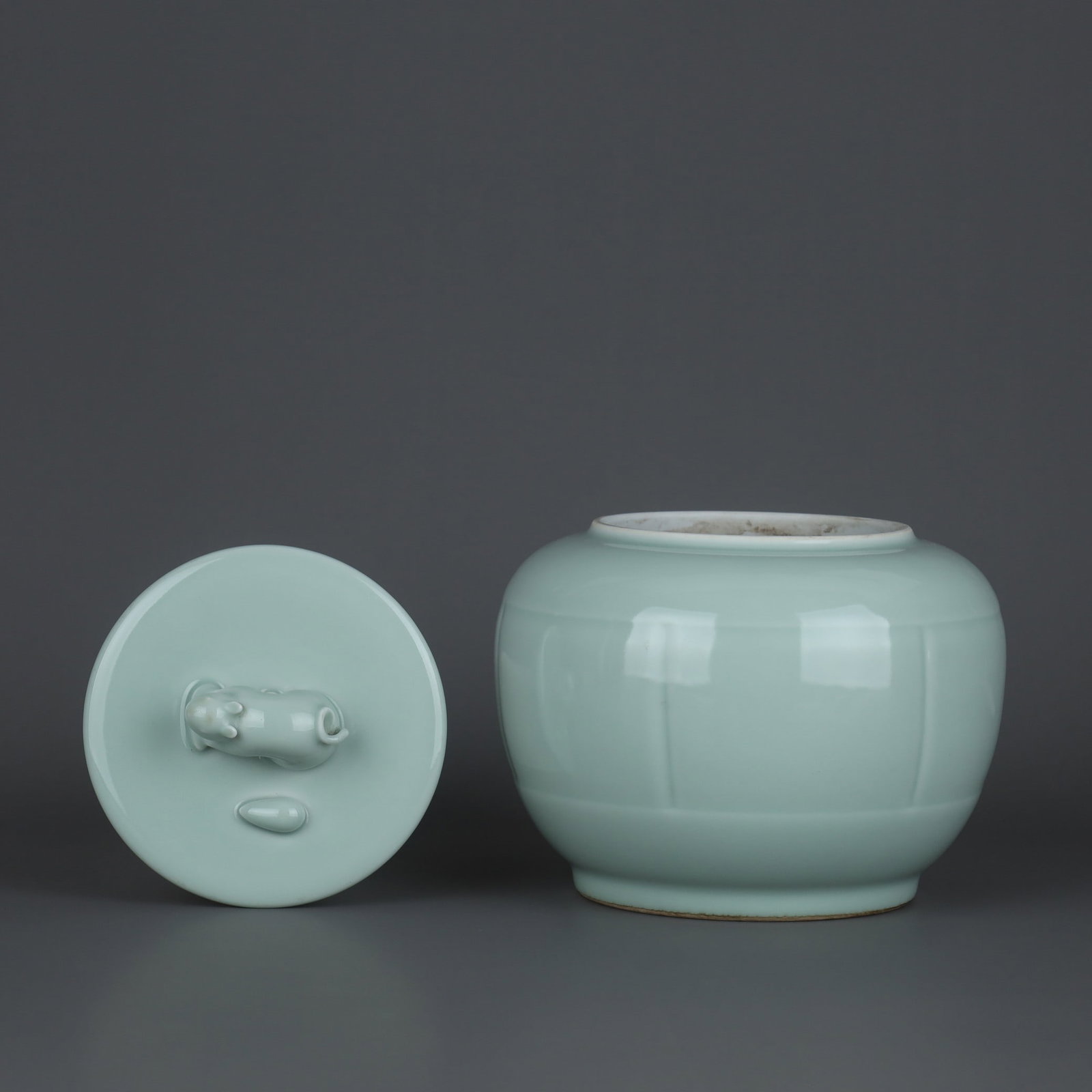 A Exquisite Pea Green Glaze Jar - 3