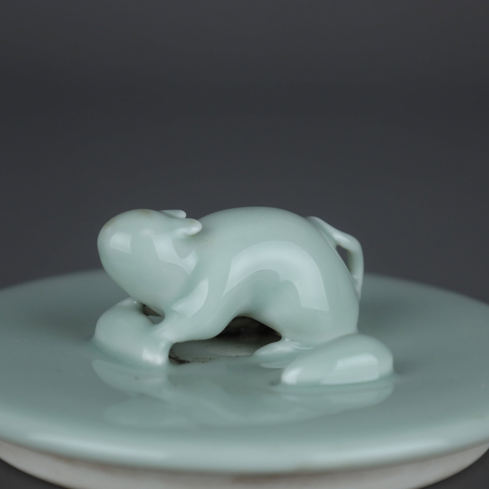 A Exquisite Pea Green Glaze Jar - 5