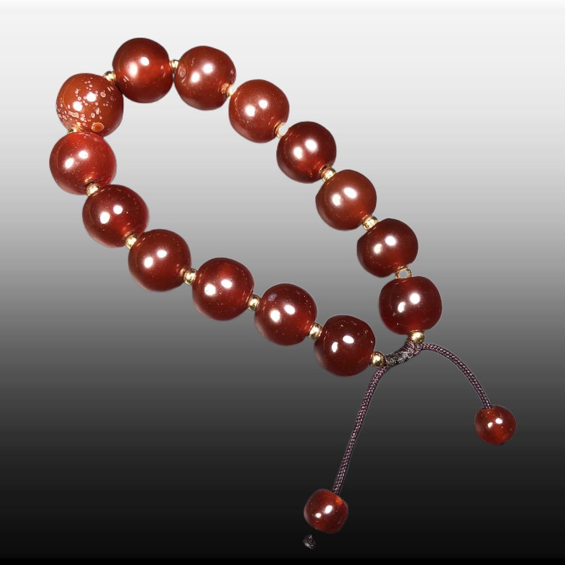A Exquisite Agate Bracelets: A Exquisite Agate Bracelets,Qing Dynasty, China,Size:0.6in,Weight:66.2g 玛瑙手串,中国清代