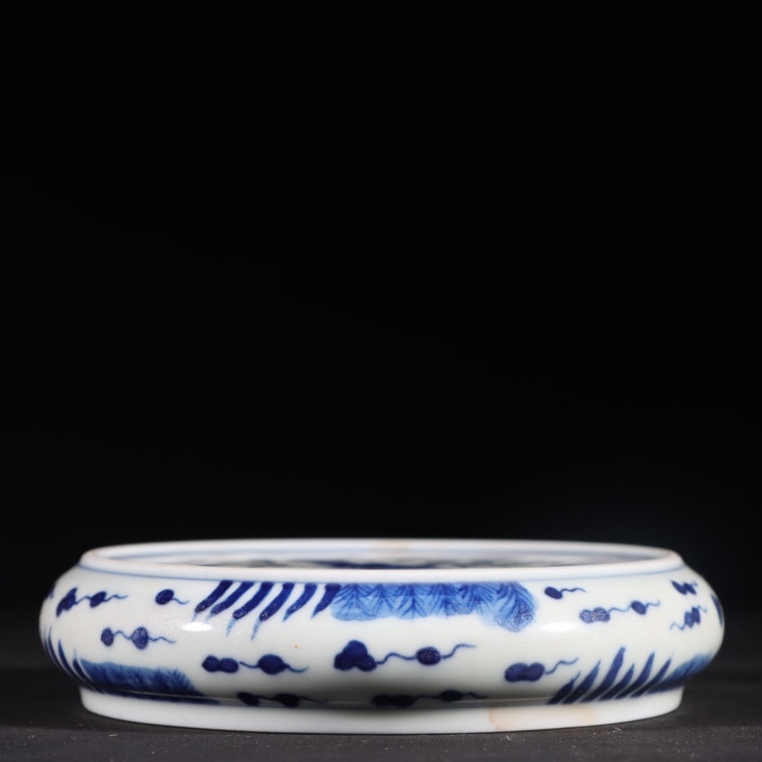 A Exquisite Blue and White Fish and Lotus Pattern Brush Washer: A Exquisite Blue and White Fish and Lotus Pattern Brush Washer,Qing Dynasty, China,Size:1inx4.6in 青花鱼藻纹洗,中国清代