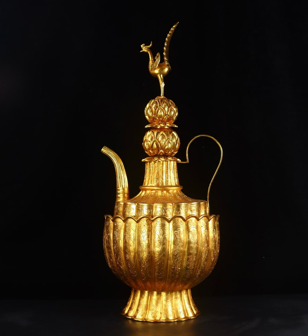 A Set of Exquisite Gilt Bronze Phoenix Head Ewer: A Set of Exquisite Gilt Bronze Phoenix Head Ewer,Tang Dynasty, China,Size:20.9inx8.5inx8.5in,18.9inx8.7inx5.9in,Weight:3690g 一套铜鎏金凤头壶,中&#