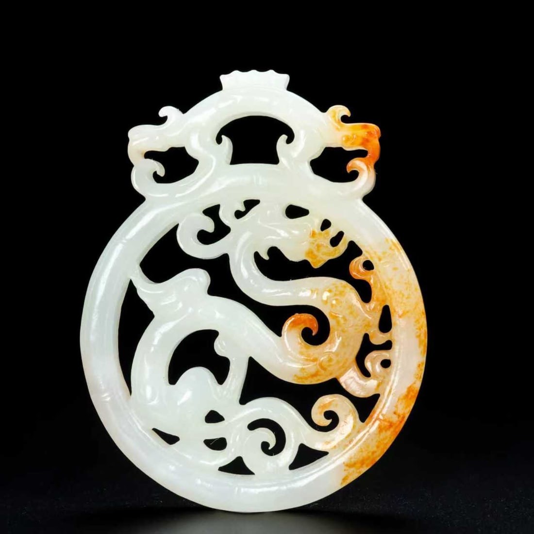A Exquisite Hotan Jade Dragon Jade pendant: A Exquisite Hotan Jade Dragon Jade pendant,Qing Dynasty, China,Size:2.6inx2inx0.2in,Weight:25g 和田玉龙玉佩,中国清代