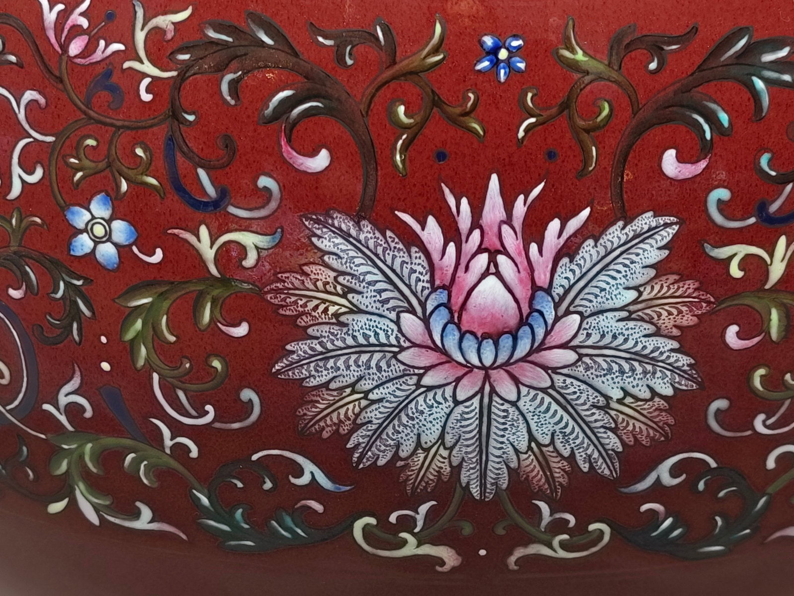 A Exquisite PeachBloom-Glazed Lotus Pattern Vase - 5