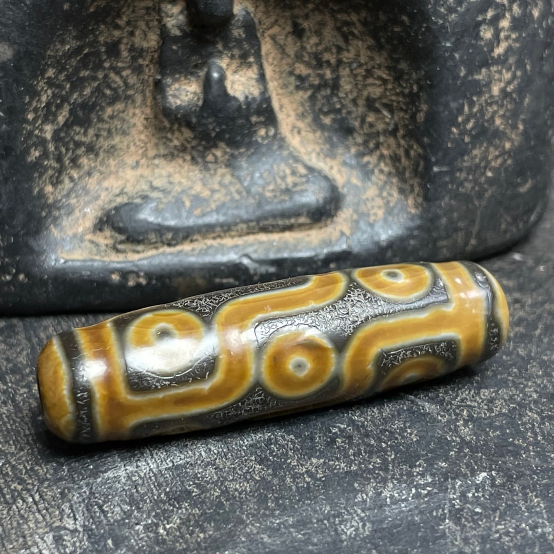 A Exquisite Nine Eye Dzi bead - 2