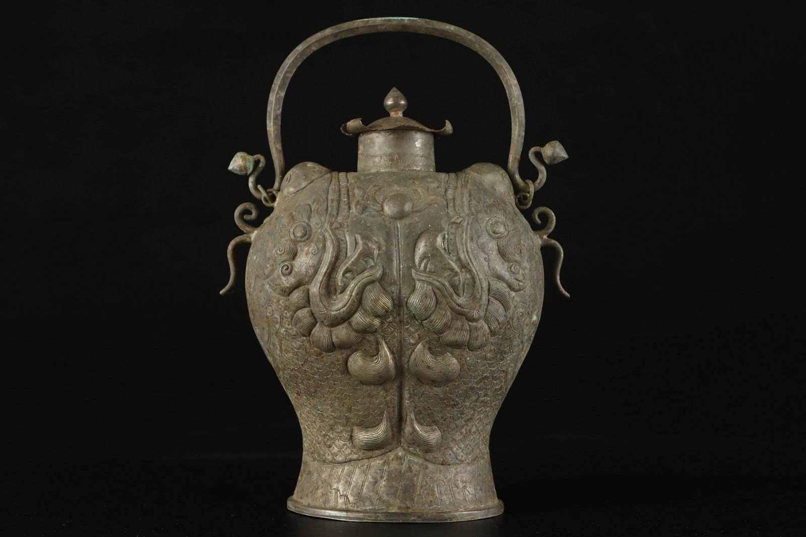A Exquisite Copper Fish Pattern Ewer: A Exquisite Copper Fish Pattern Ewer,Tang Dynasty, China,Size:8.7inx2.6in,Weight:389g 铜鱼纹壶,中国唐代