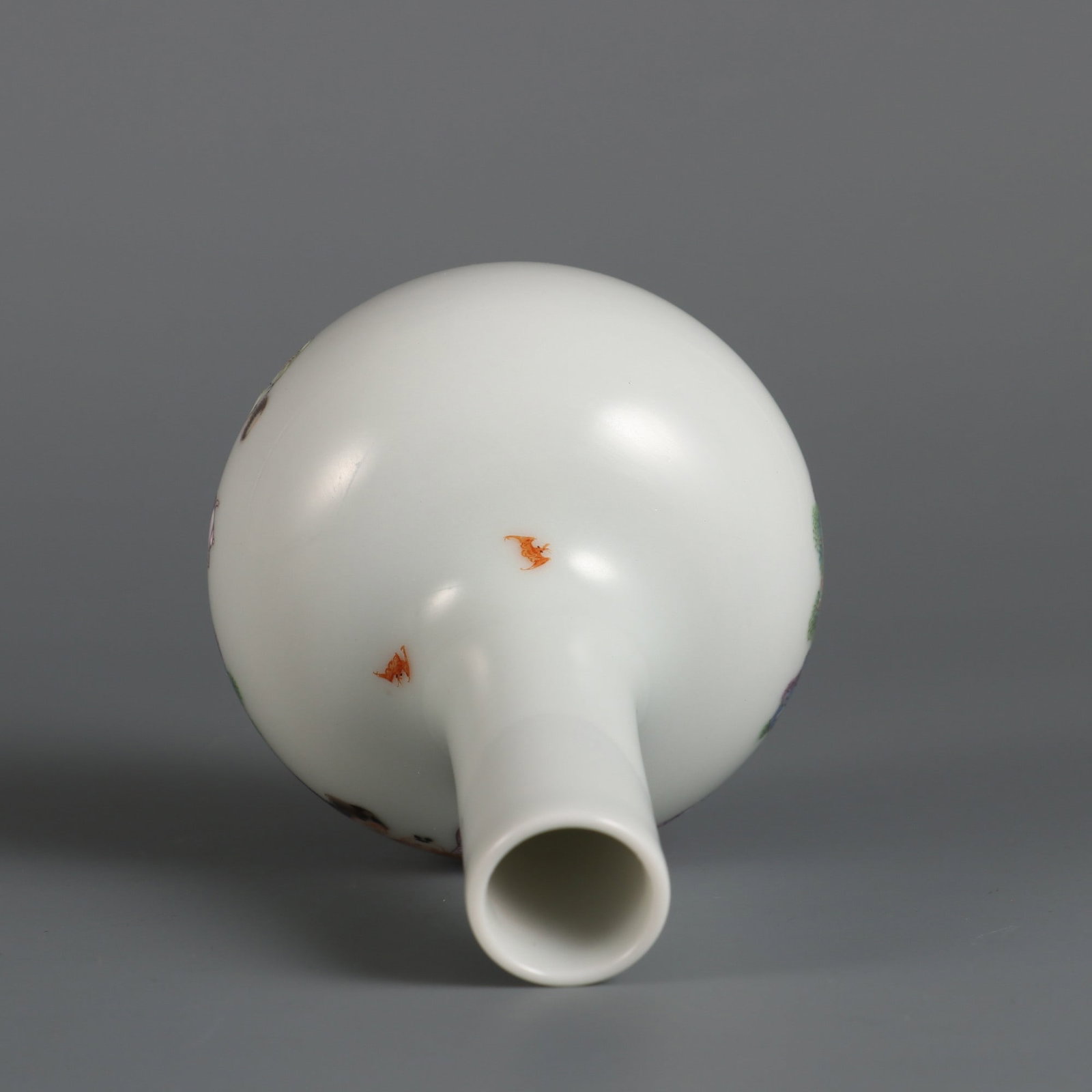 A Exquisite Famille-Rose Figures Pattern Vase - 7
