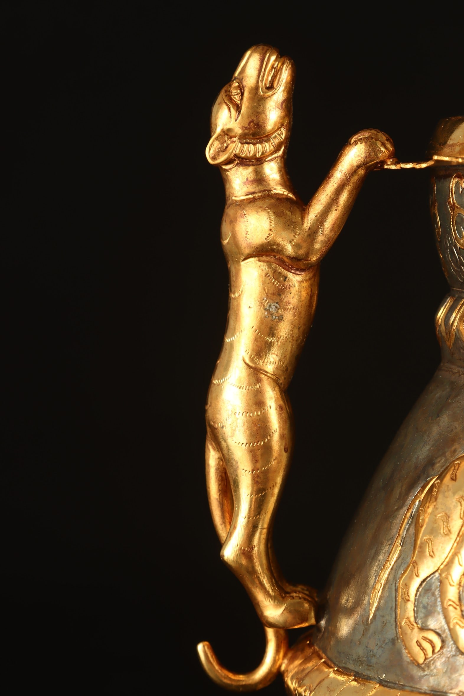 A Exquisite Gilt Bronze Dog Pattern Jar - 6