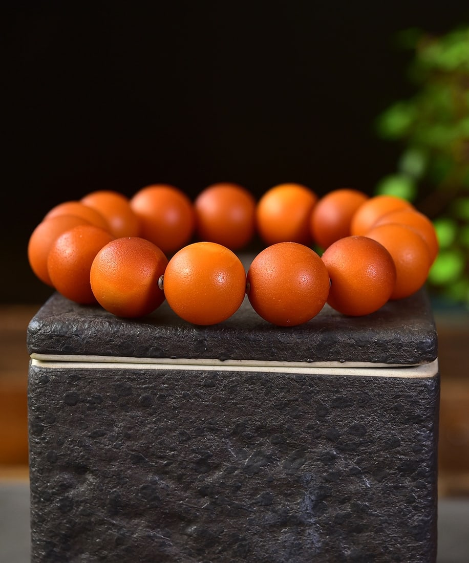 A Exquisite Amber Bracelets - 5