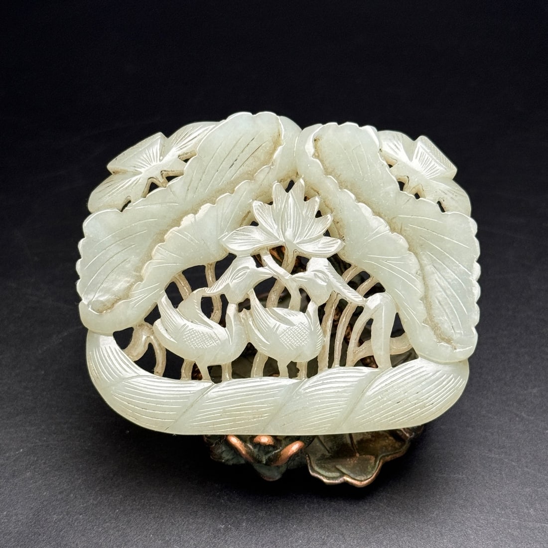 A Exquisite Hotan Jade Crane Pattern Pendant: A Exquisite Hotan Jade Crane Pattern Pendant,Qing Dynasty, China,Size:2.2inx2.8inx0.3in,Weight:49g 和田玉鹤纹佩,中国清代