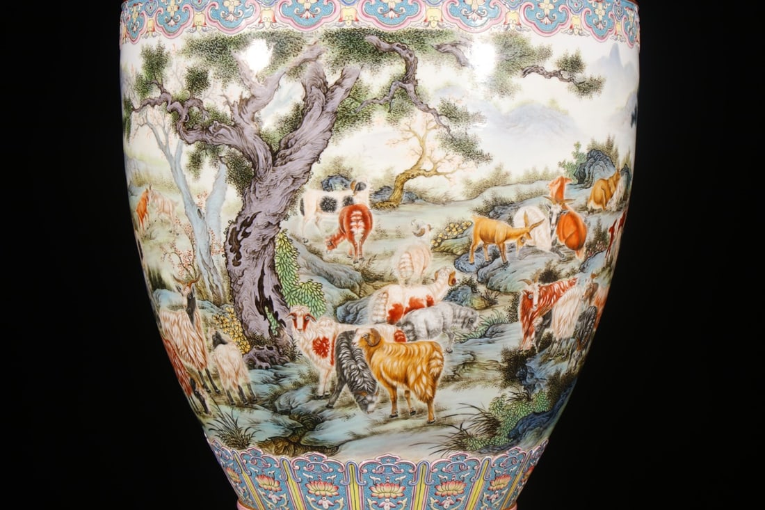 A Exquisite Enamel Sheep Pattern Vase - 5