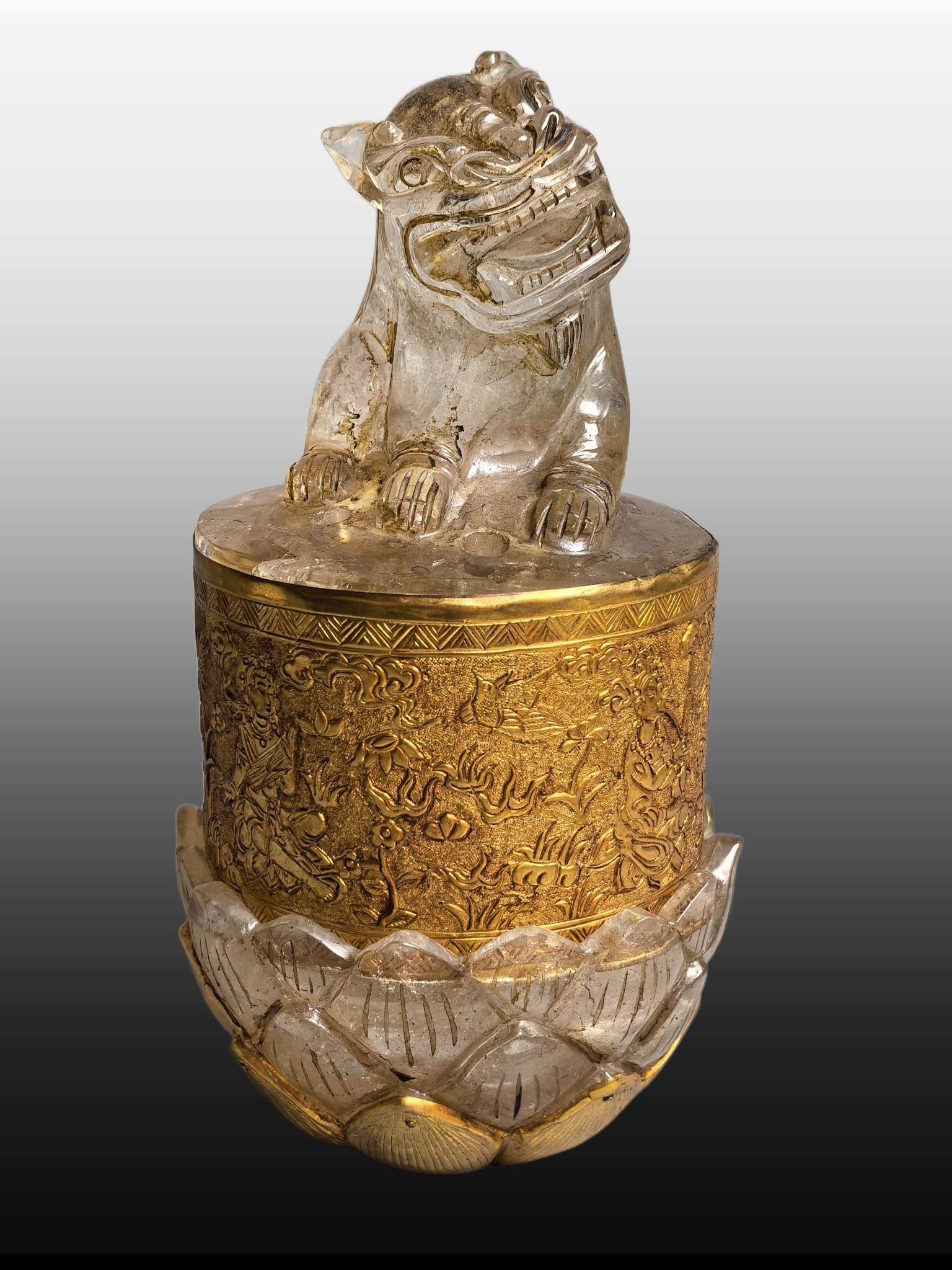 A Exquisite Crystal Gilt Lion Ornament: A Exquisite Crystal Gilt Lion Ornament,Tang Dynasty, China,Zhenguan Four-character Mark,Size:3.5inx7.1in,Weight:1000g